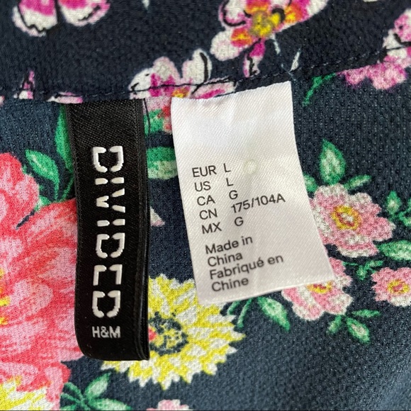 Divided Black Floral Robe - Picture 2 of 9